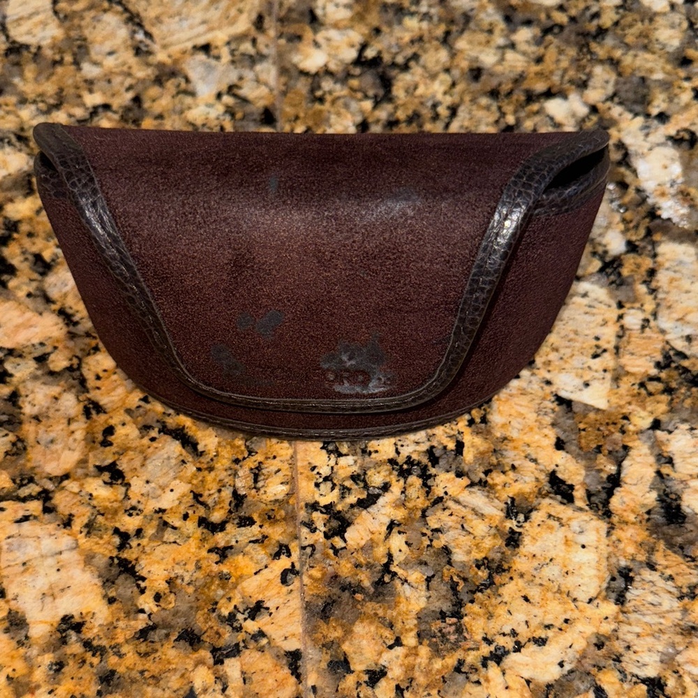Elegant Brown Leather Tom Ford case